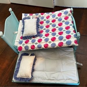 American Girl trundle bed and bedding for dolls excellent condition 20.5” x 12”